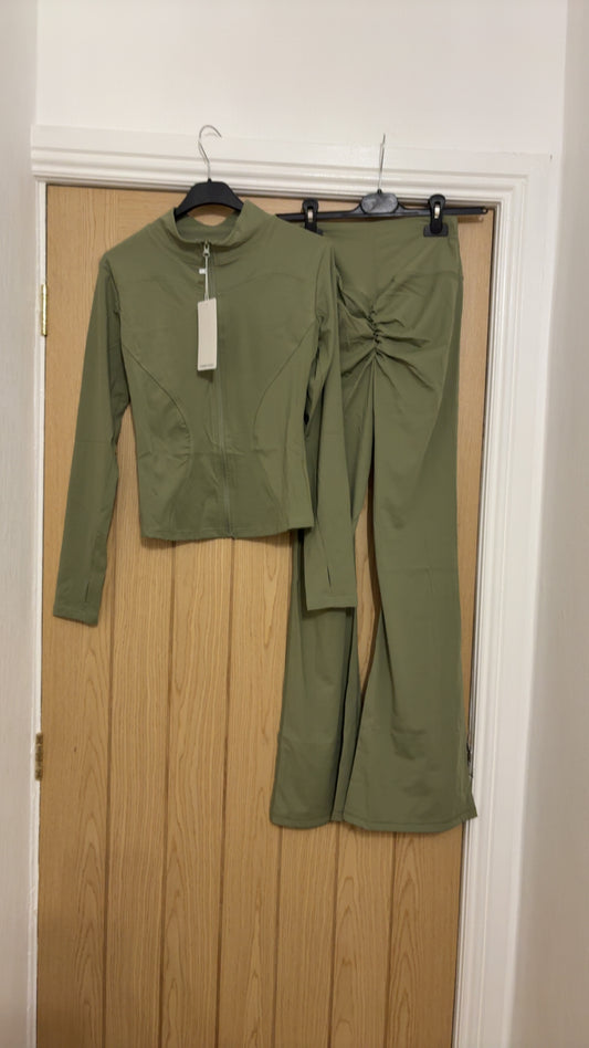 Ruched bottom khaki active set